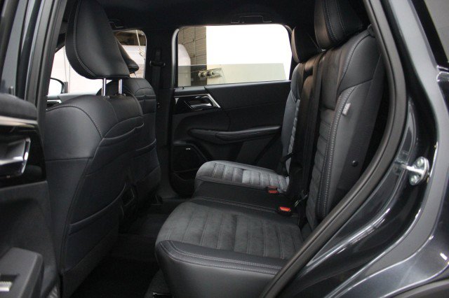 New 2026 Mitsubishi Outlander LE FWD image 23