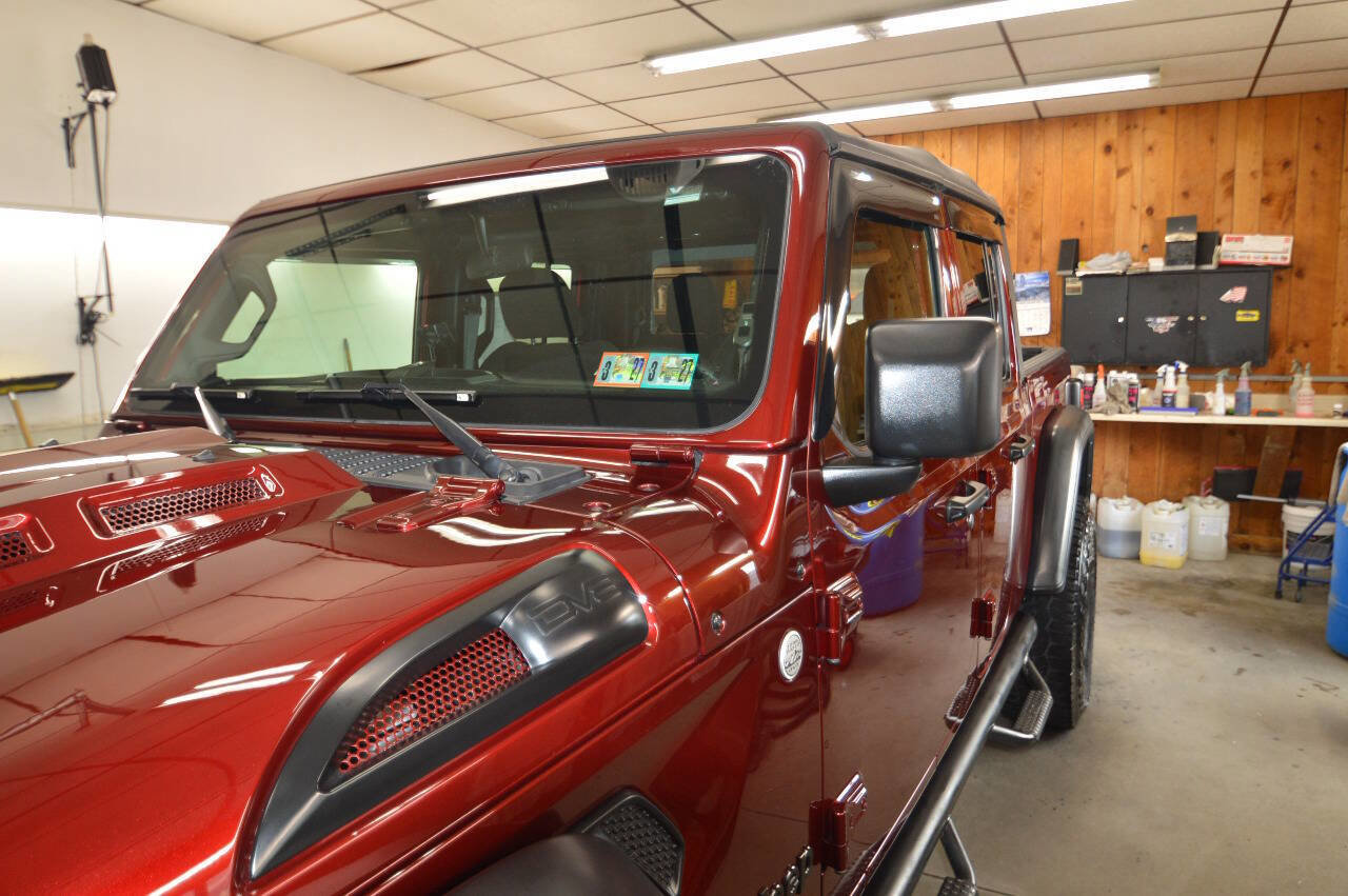 Used 2021 Jeep Gladiator Sport image 38