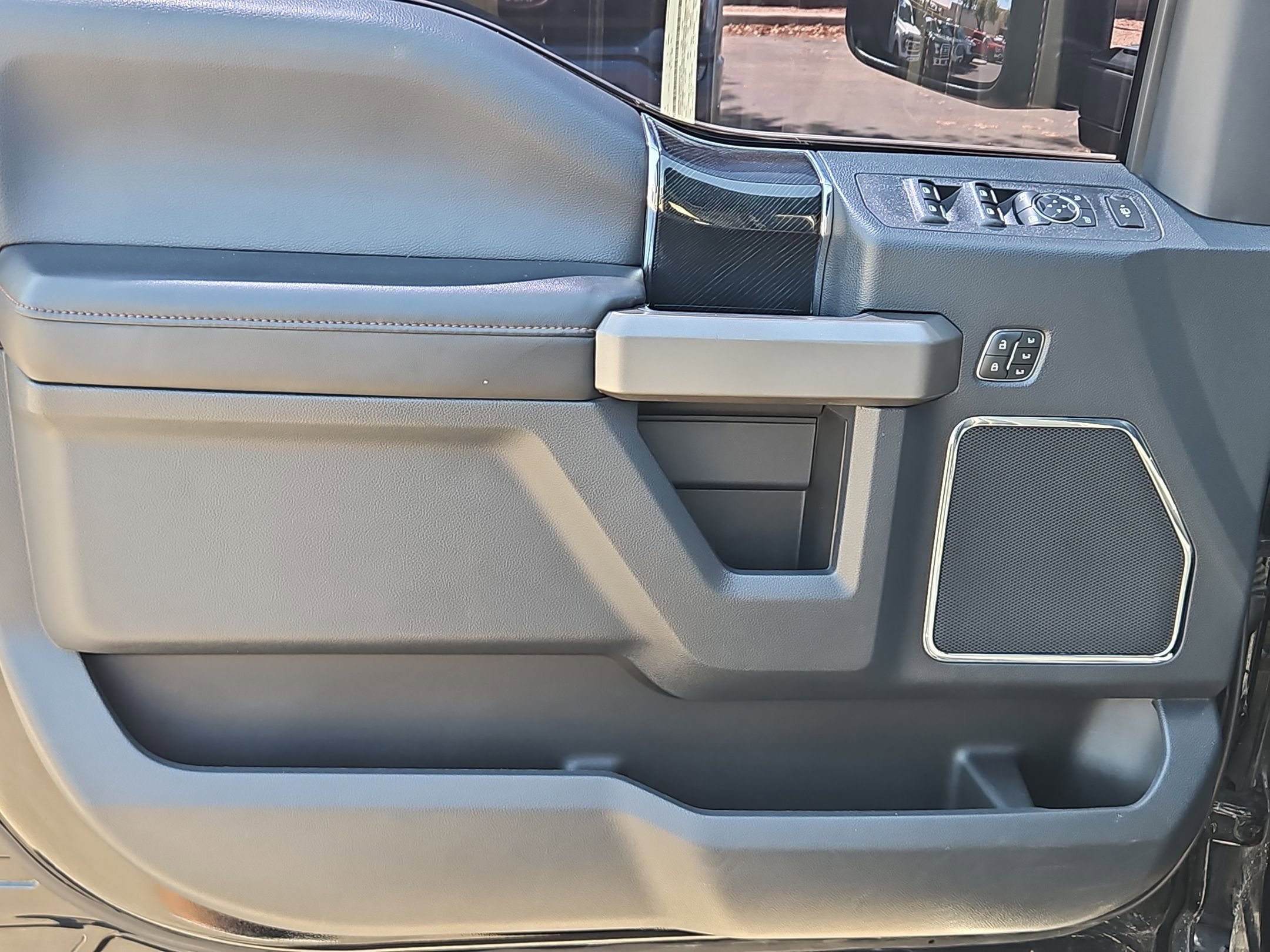 Used 2022 Ford F250 Platinum AWD/4WD image 11