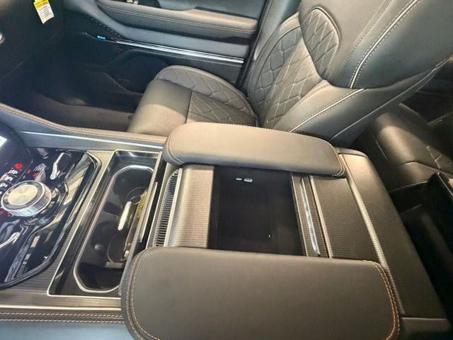 New 2026 Jeep Grand Wagoneer Summit AWD/4WD image 25