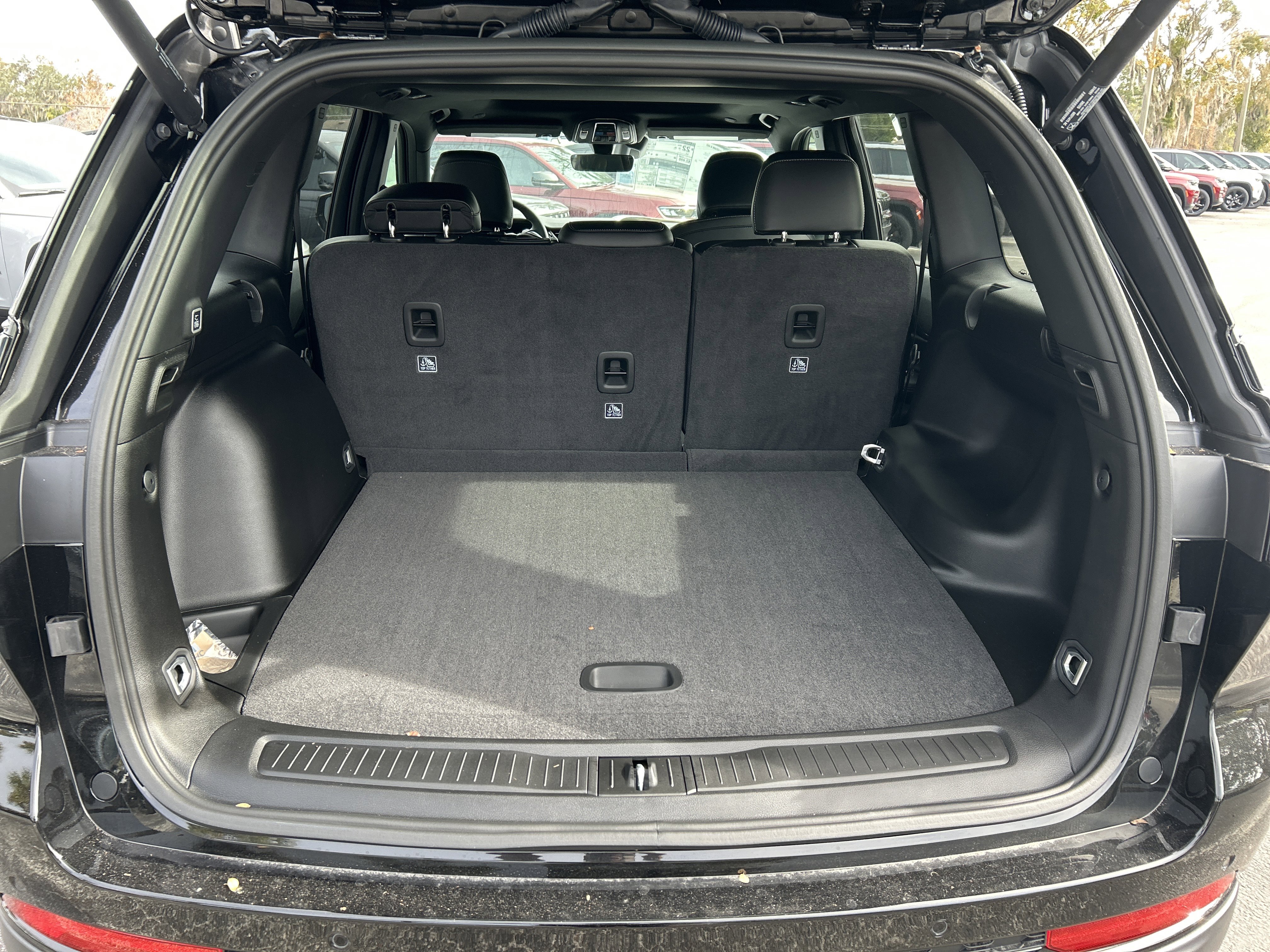 New 2025 Jeep Grand Cherokee Altitude image 7