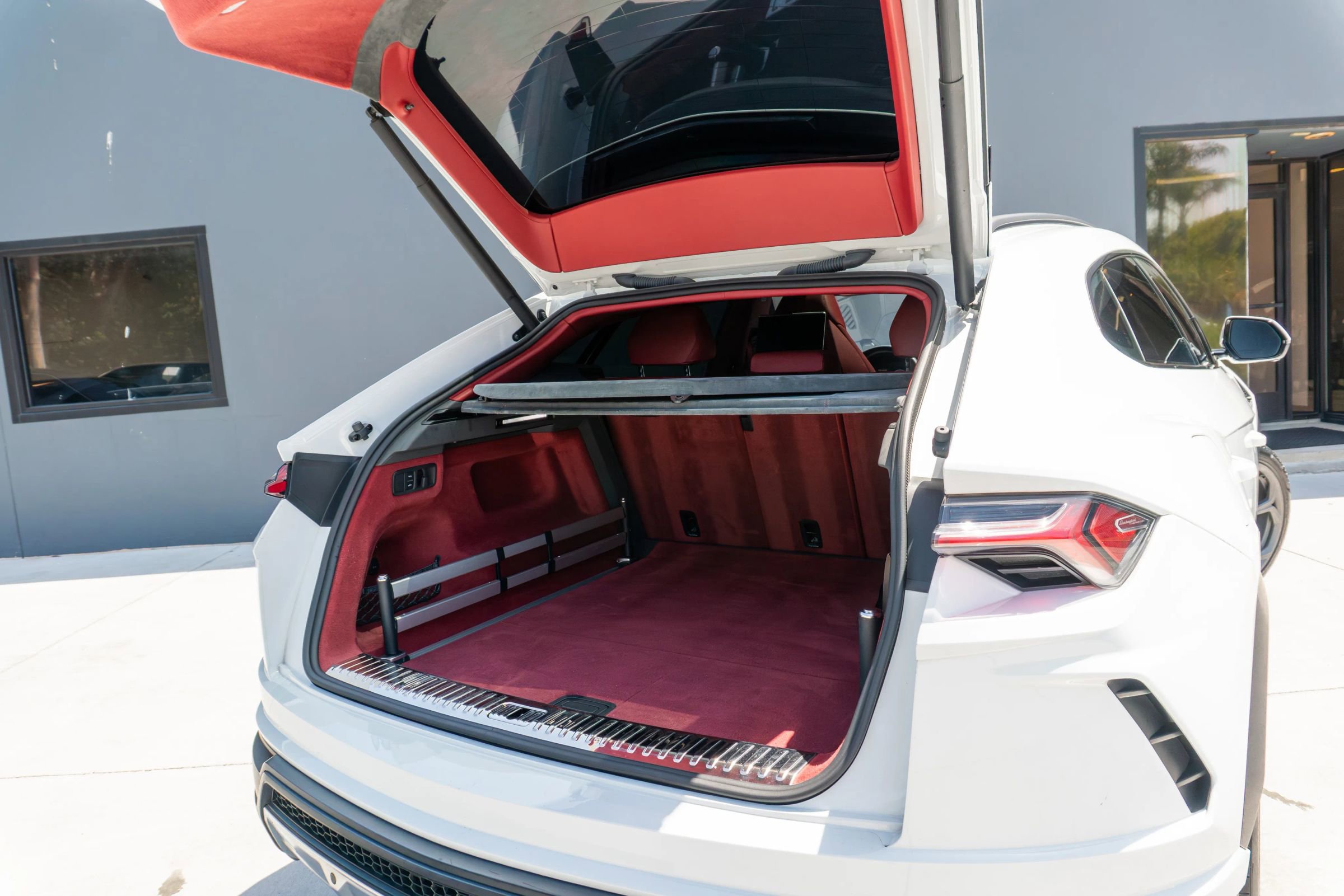 Used 2020 Lamborghini Urus AWD/4WD image 64