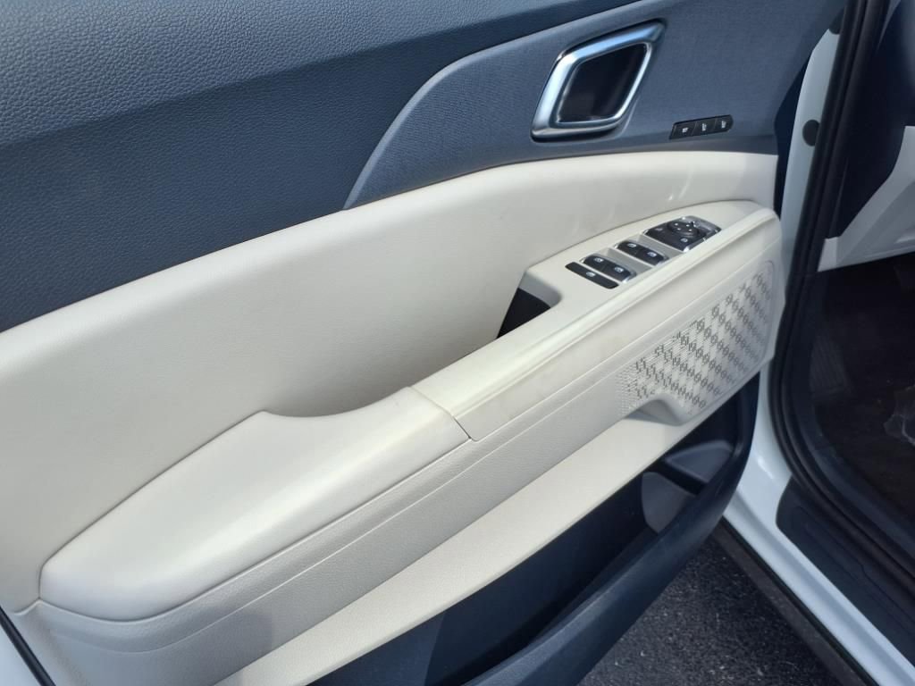 New 2026 Kia Carnival SX image 17