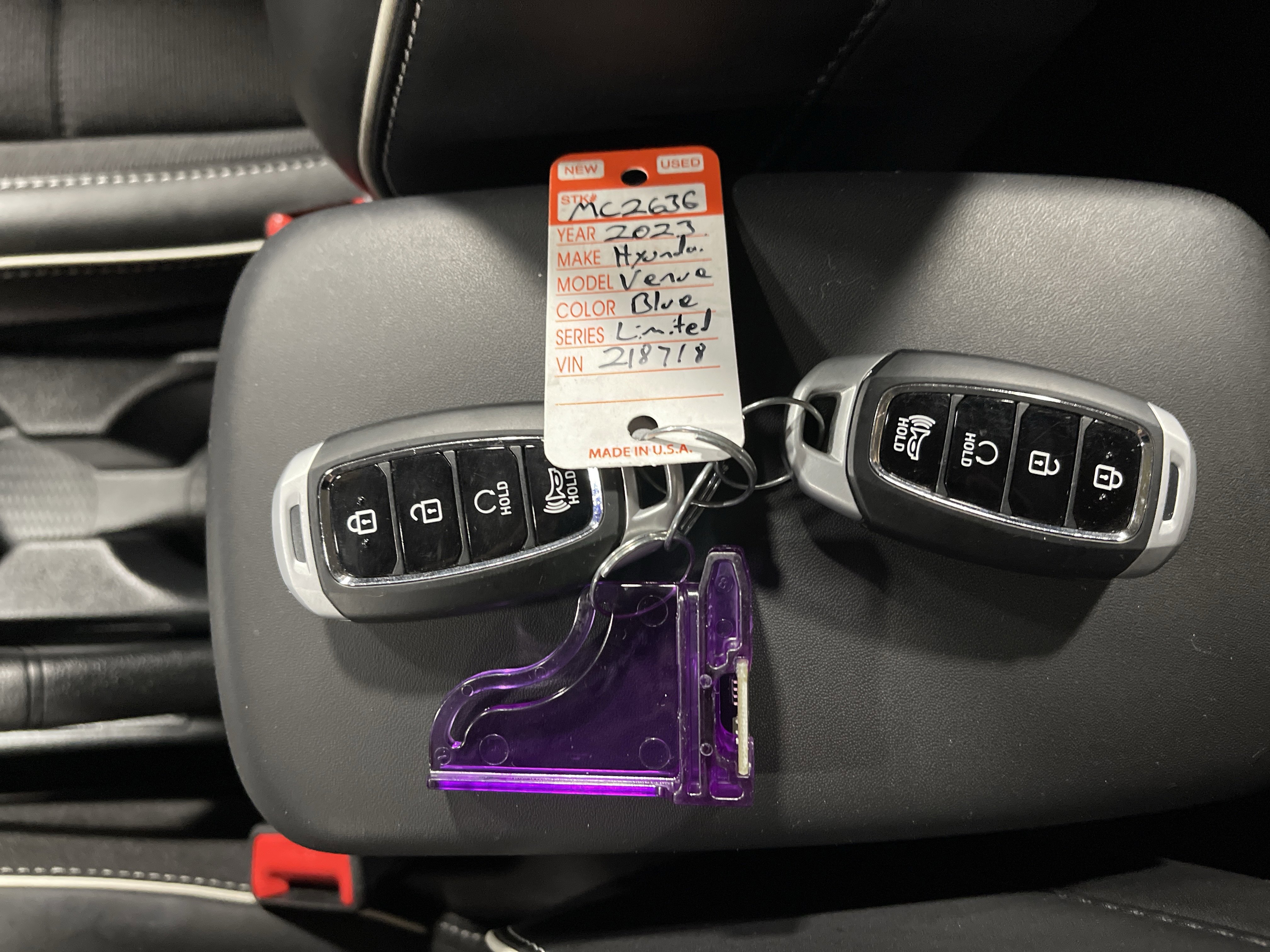 Used 2023 Hyundai Venue Limited image 25