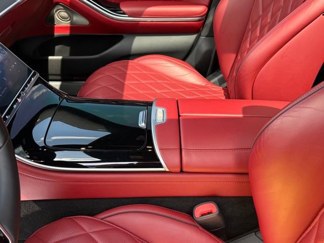 Used 2022 Mercedes-Benz S 580 4MATIC Sedan w/ AMG Line Package image 23