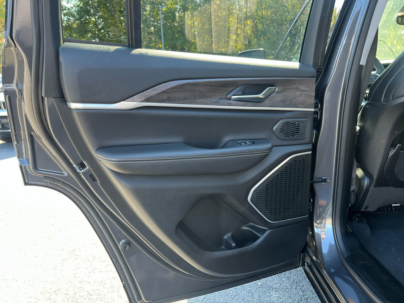 Used 2024 Jeep Grand Cherokee Limited 4xe image 36