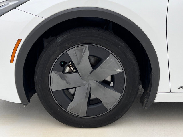 Used 2024 Toyota Prius LE AWD/4WD image 26