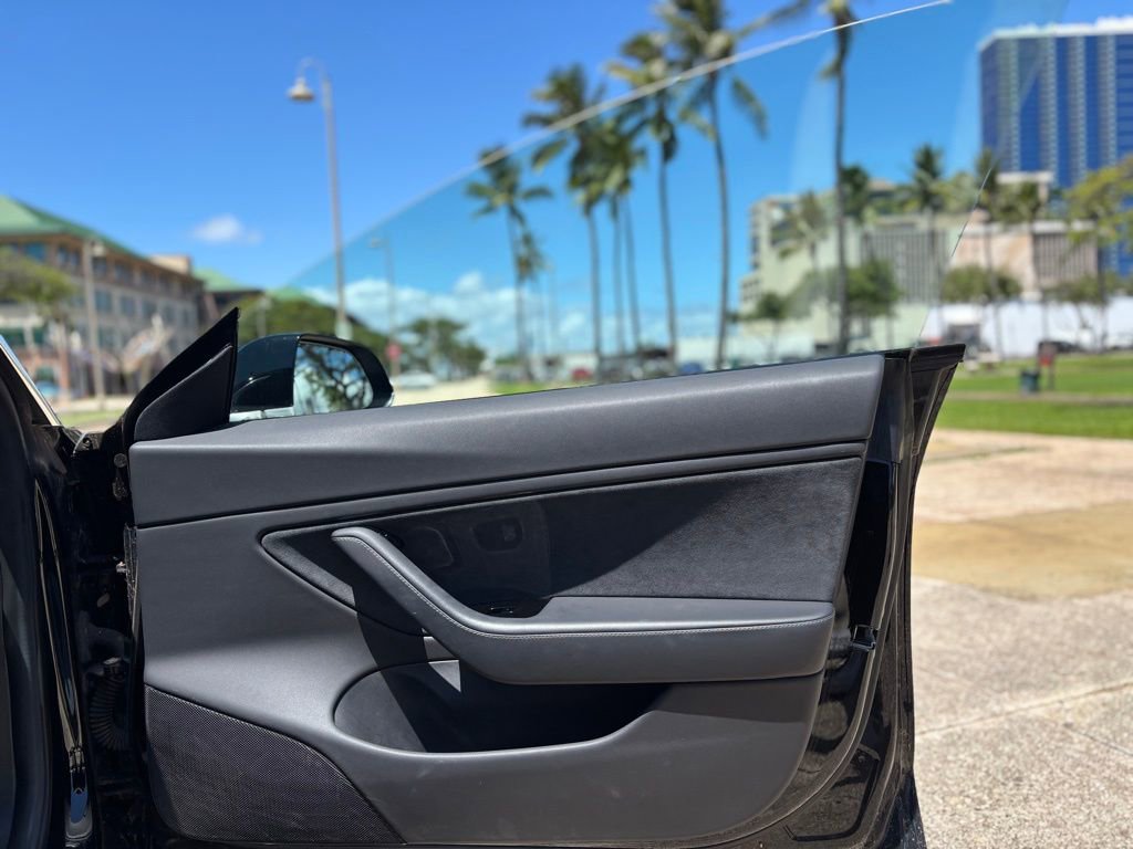 Used 2018 Tesla Model 3 Long Range image 15