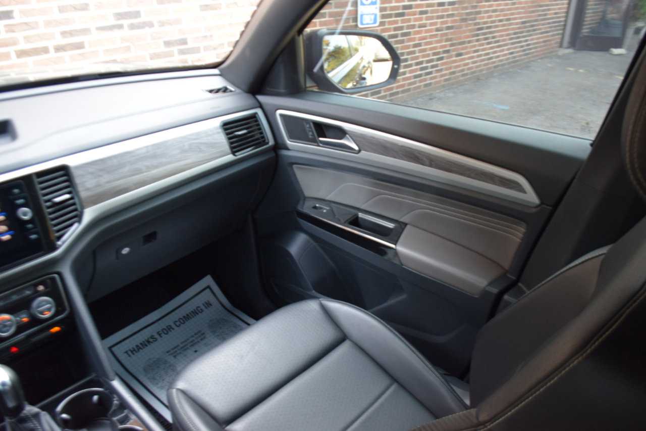 Used 2022 Volkswagen Atlas Cross Sport SE image 12