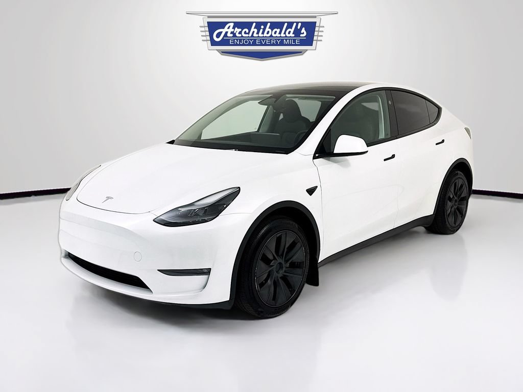 Used 2024 Tesla Model Y Long Range AWD/4WD image 3