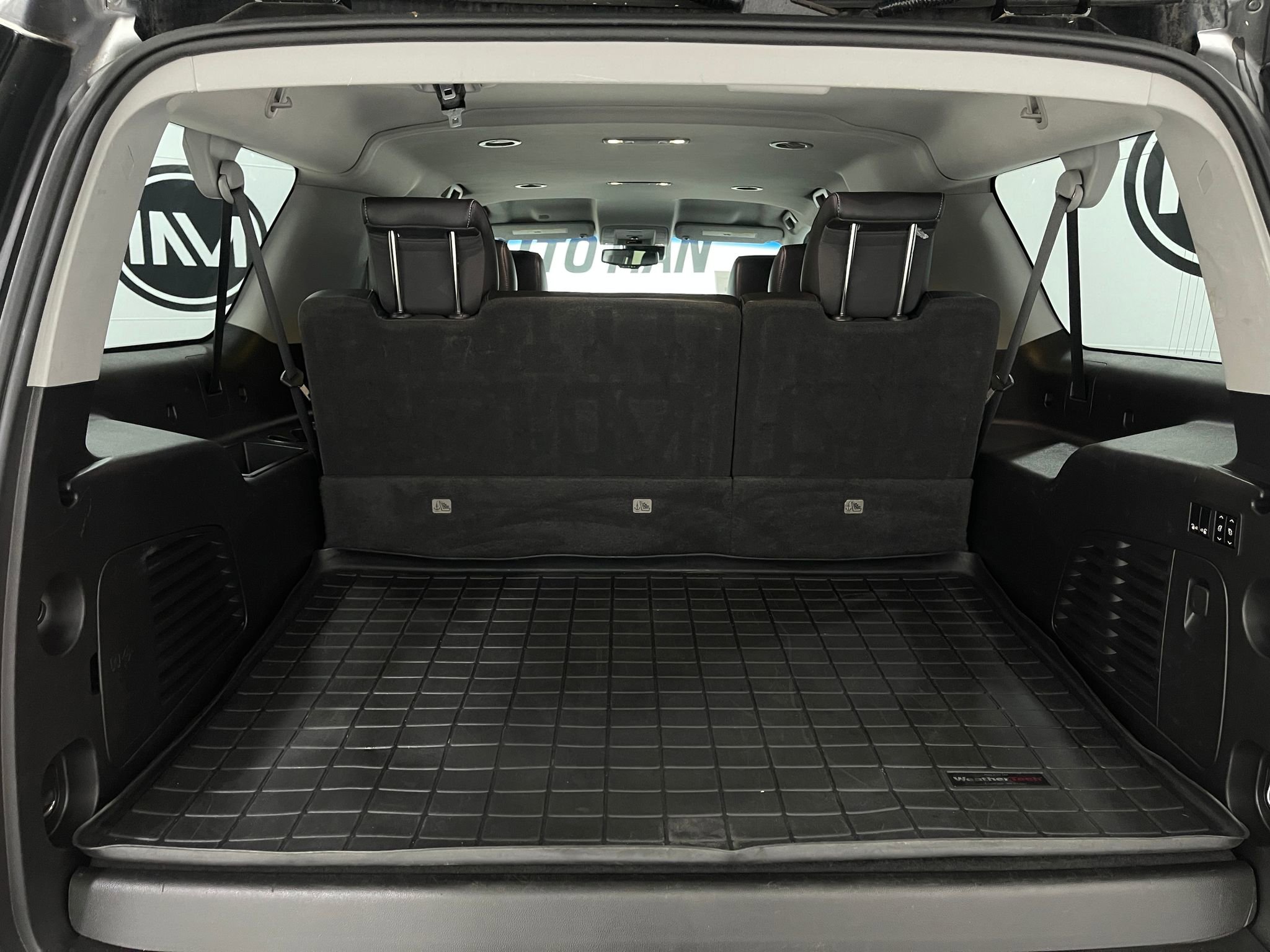 Used 2018 Chevrolet Suburban Premier image 27