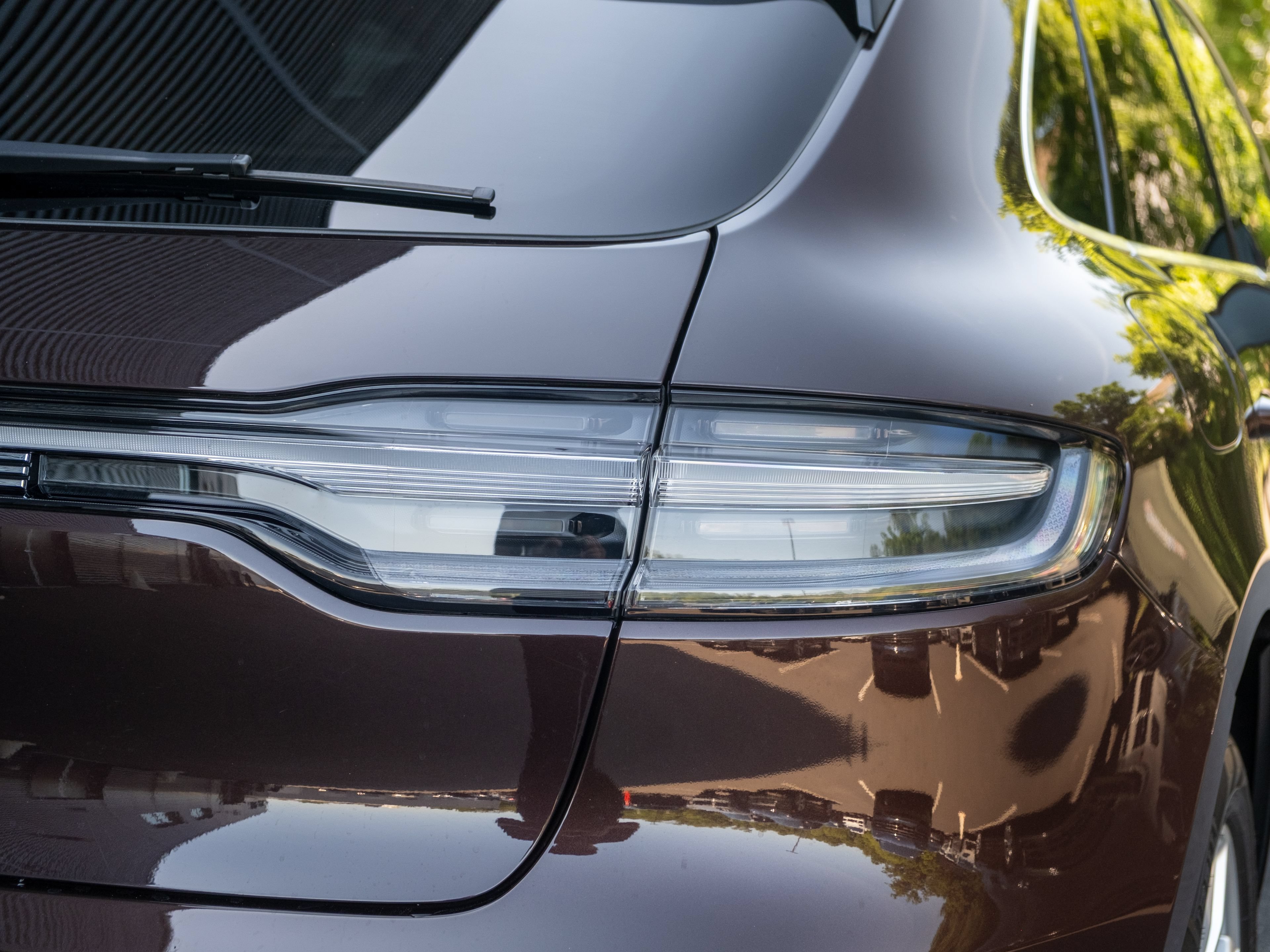 Certified 2022 Porsche Macan AWD/4WD image 23