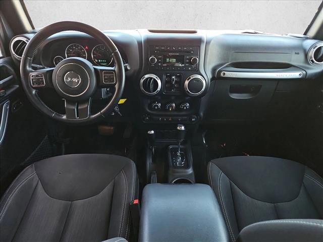 Used 2017 Jeep Wrangler Unlimited Sahara w/ Connectivity Group image 19