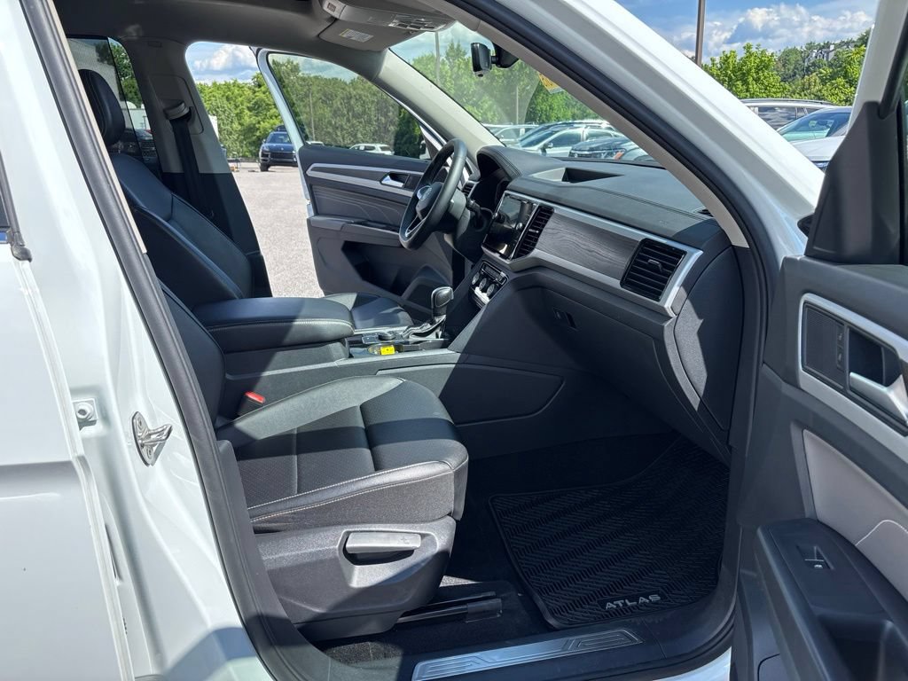 Used 2022 Volkswagen Atlas SE w/ Panoramic Sunroof Package AWD/4WD image 24