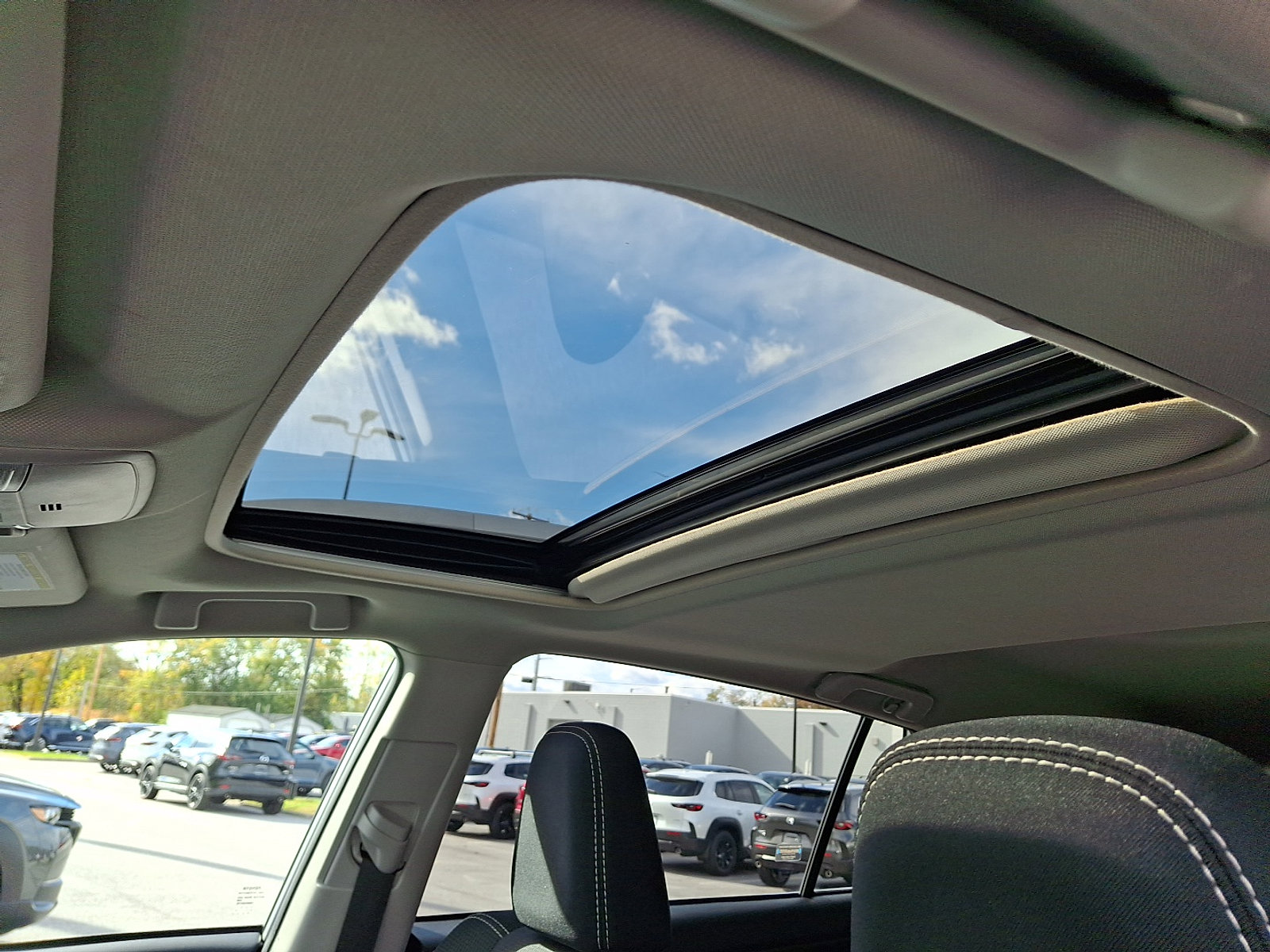 Used 2018 Toyota RAV4 XLE image 15