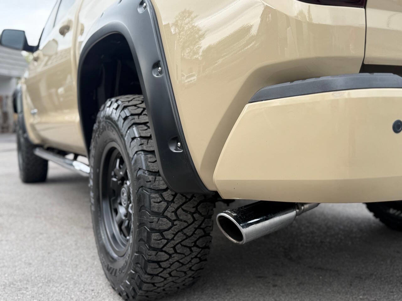 Used 2017 Toyota Tundra Limited w/ Limited Premium Package AWD/4WD image 52