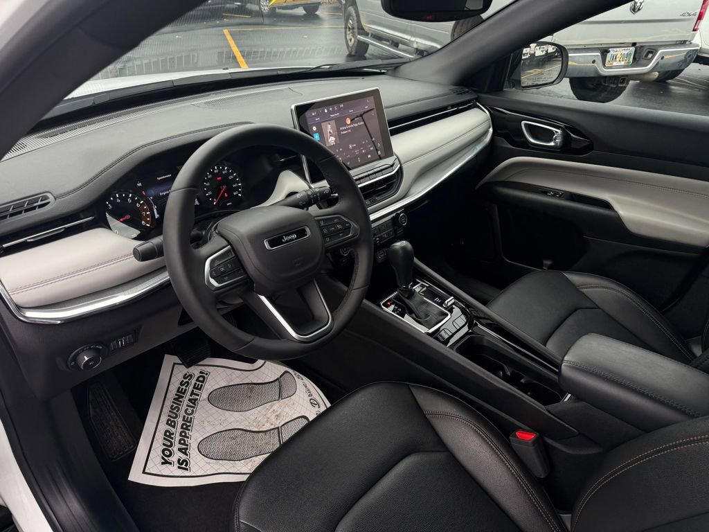 Used 2024 Jeep Compass Limited w/ Sun and Sound Group image 10