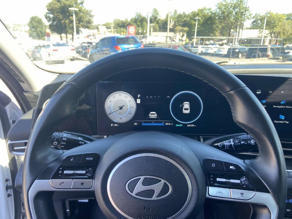 Used 2025 Hyundai Elantra Limited FWD image 30