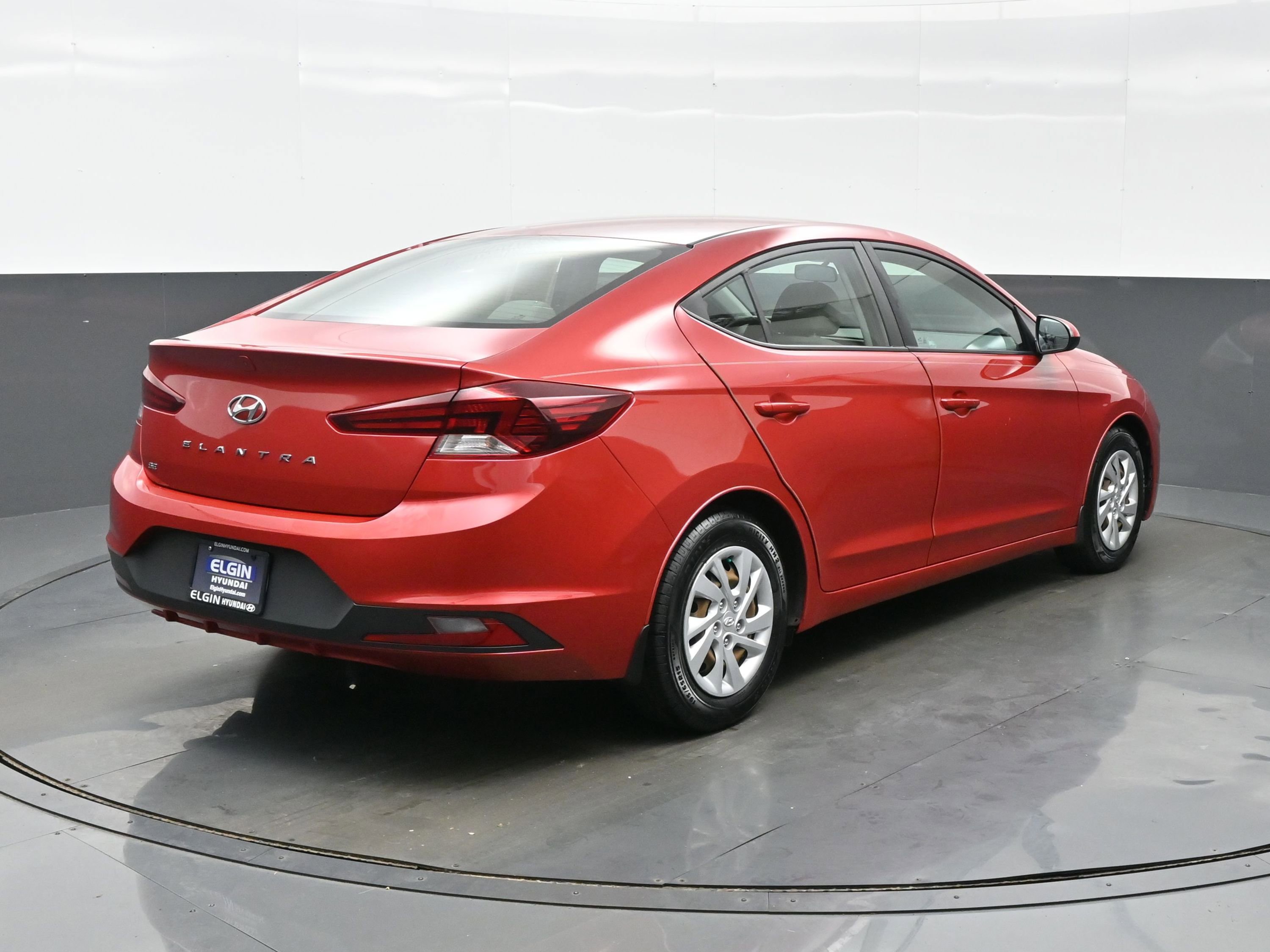 Used 2019 Hyundai Elantra SE FWD image 6