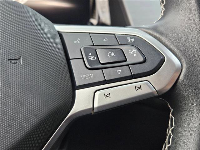 Used 2025 Volkswagen Atlas Cross Sport SE image 12