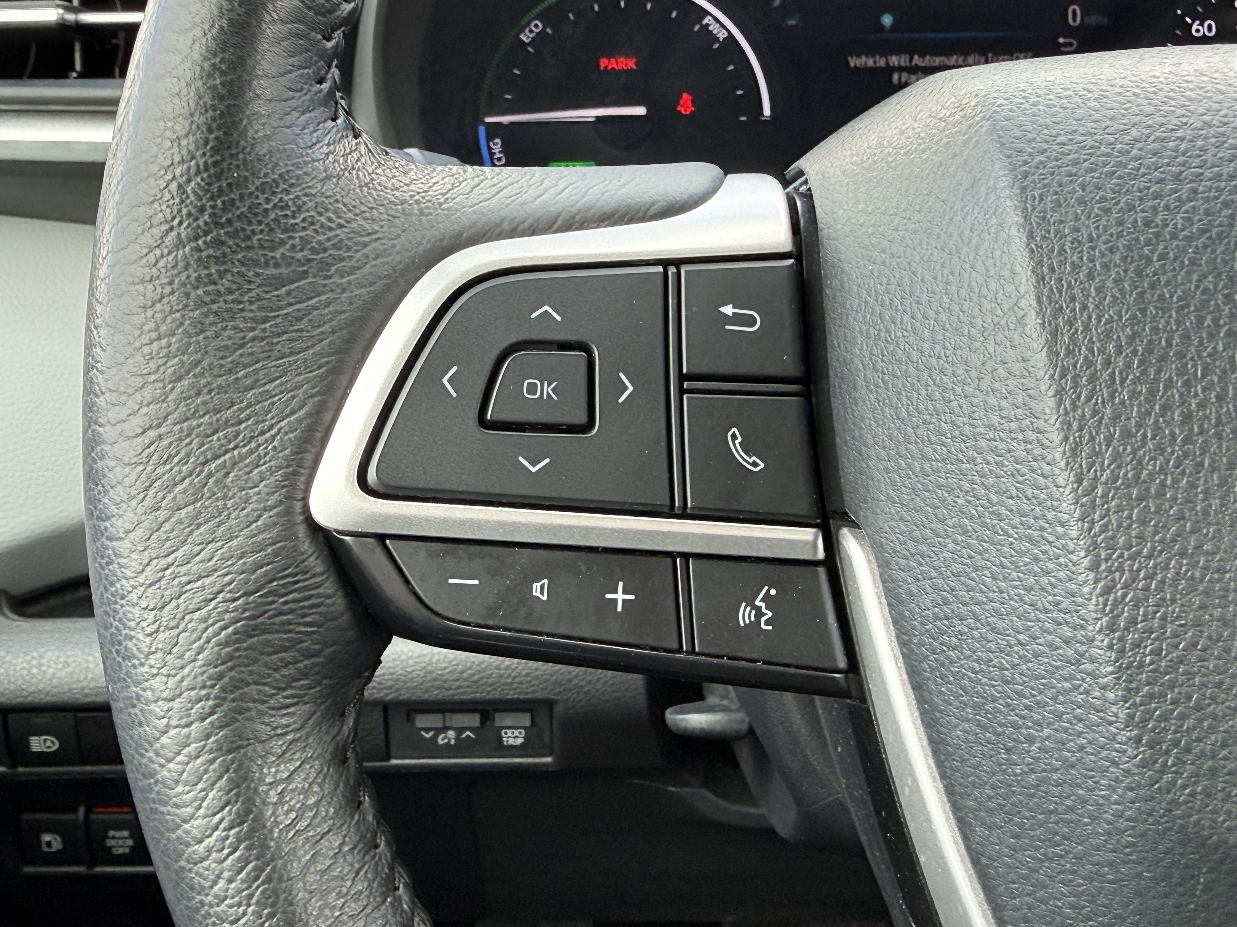 Used 2025 Toyota Sienna XLE image 26