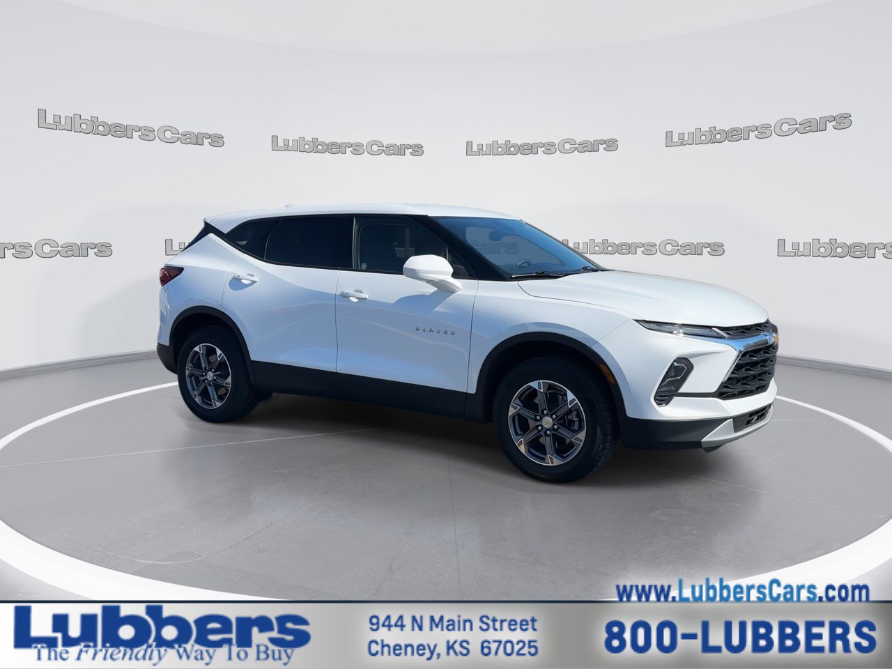 Used 2025 Chevrolet Blazer LT FWD image 2