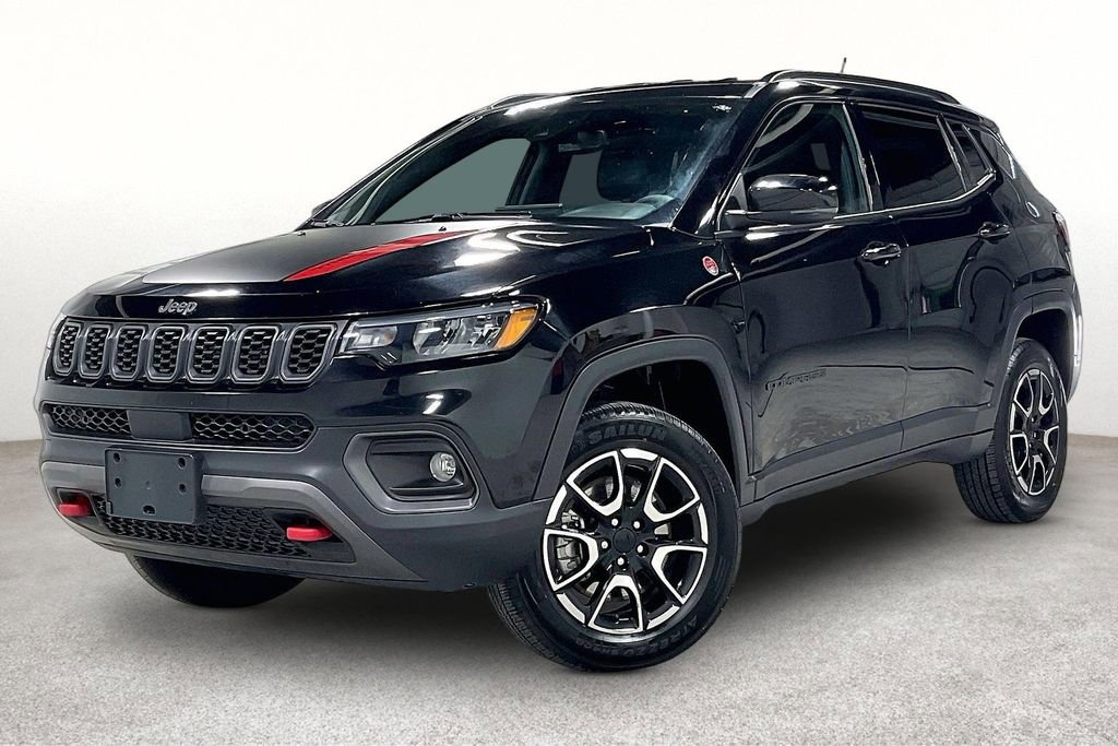 Used 2024 Jeep Compass Trailhawk AWD/4WD image 14