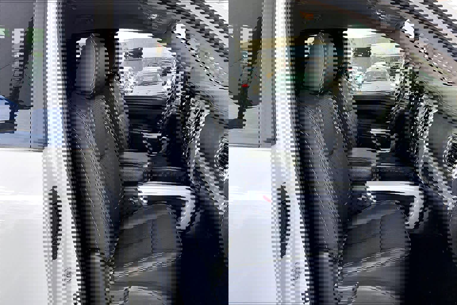 Used 2017 Nissan Titan PRO-4X image 9