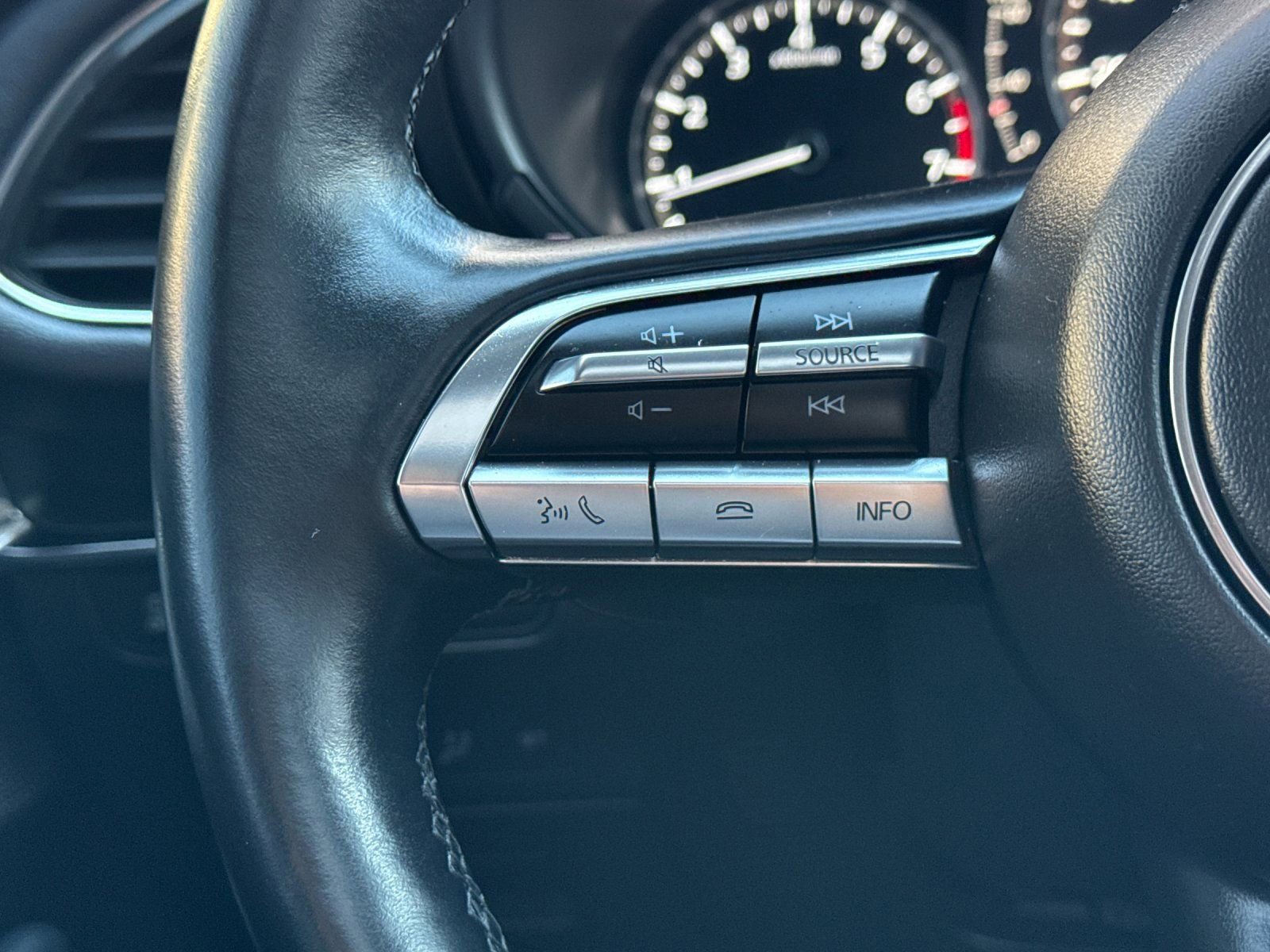 Used 2022 MAZDA MAZDA3 s image 24