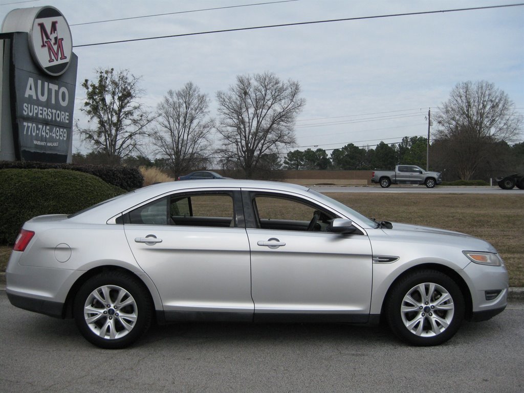 Used 2011 Ford Taurus SEL w/ 201A Rapid Spec Order Code image 8