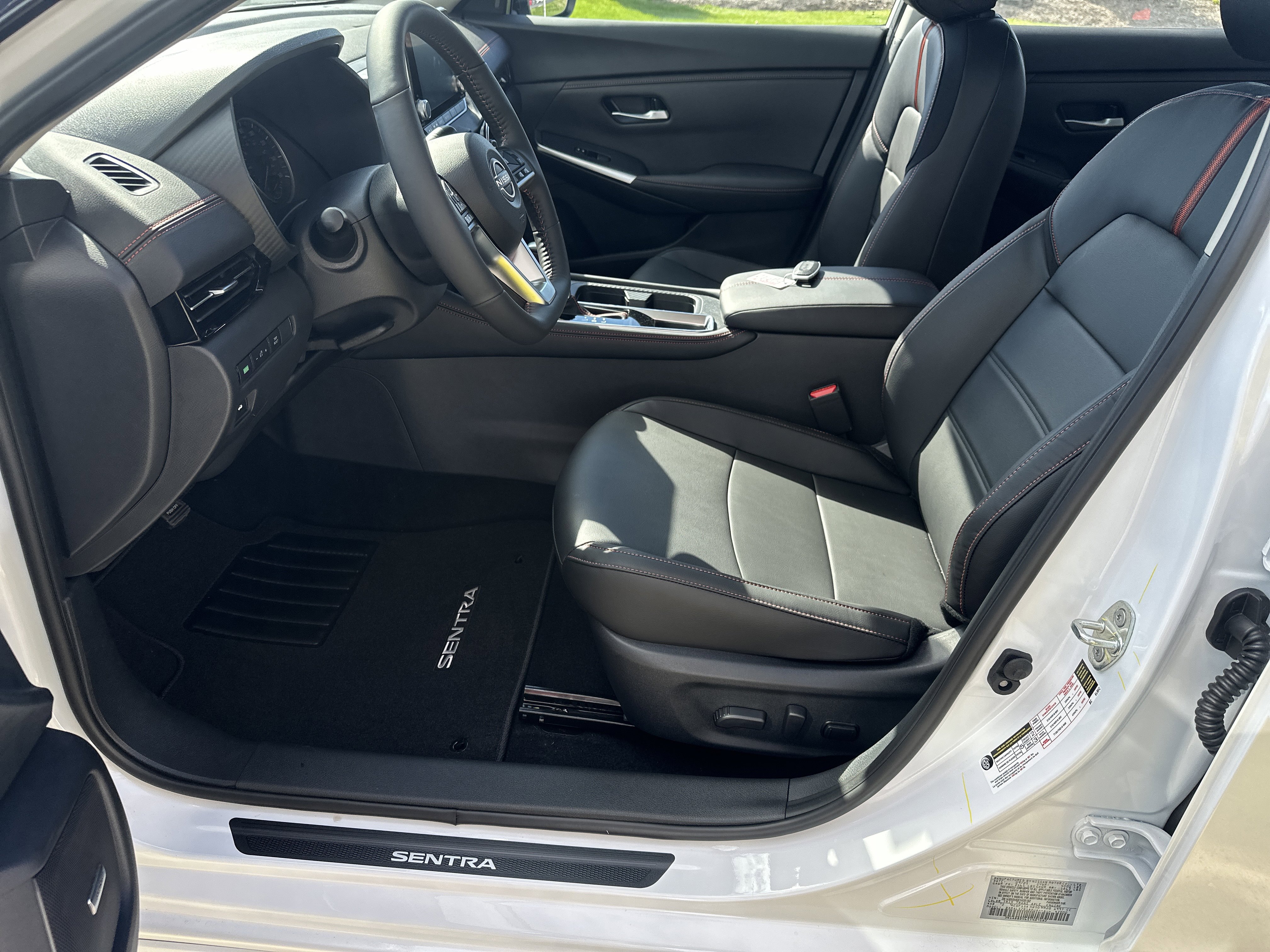 New 2025 Nissan Sentra SR image 10