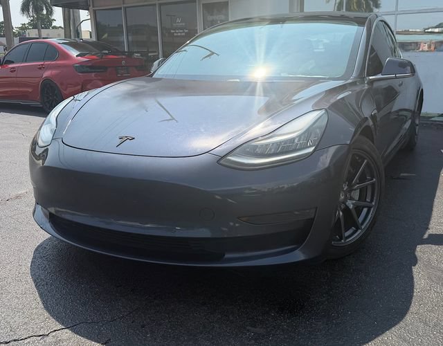 Used 2020 Tesla Model 3 Standard Range Plus RWD image 1