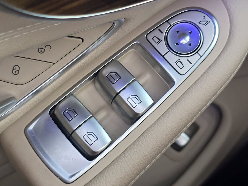 Used 2023 Mercedes-Benz C 300 4MATIC Cabriolet image 25