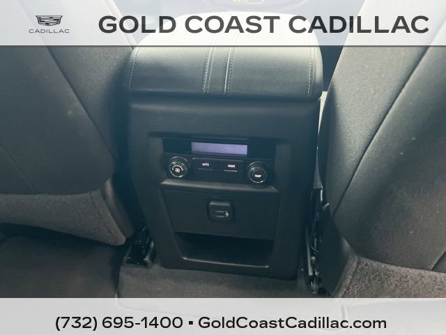Used 2023 Chevrolet Traverse LT w/ Rear Camera Mirror Package image 9