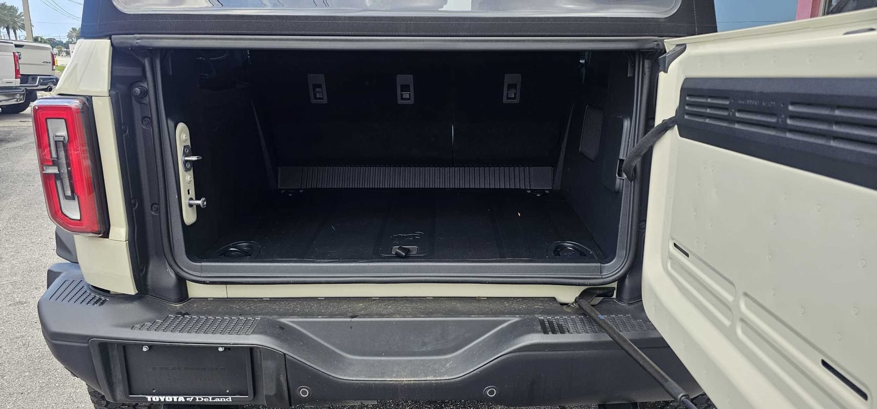 Used 2025 Ford Bronco Badlands w/ Sasquatch Package AWD/4WD image 26