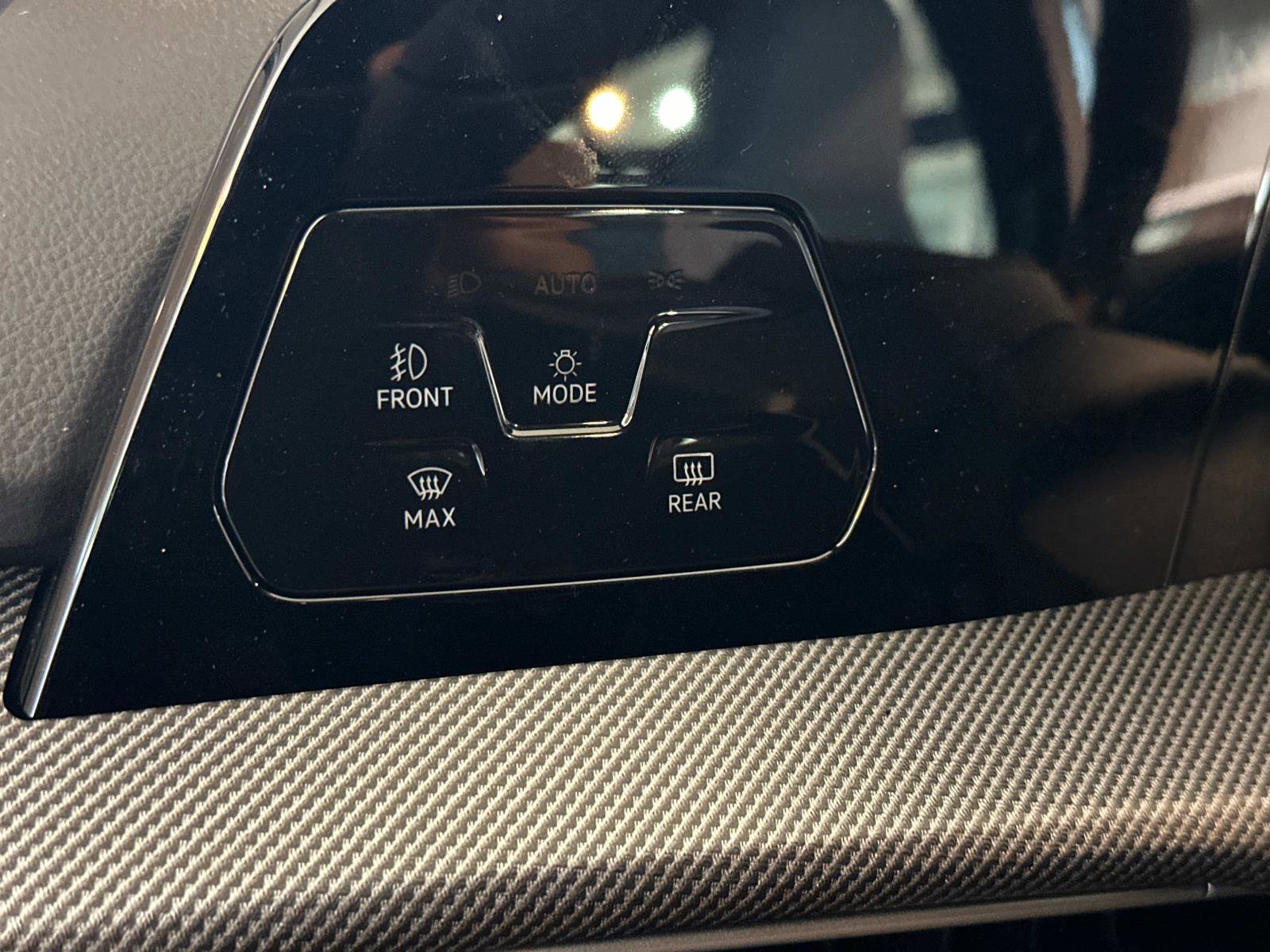 New 2025 Volkswagen GTI SE image 24