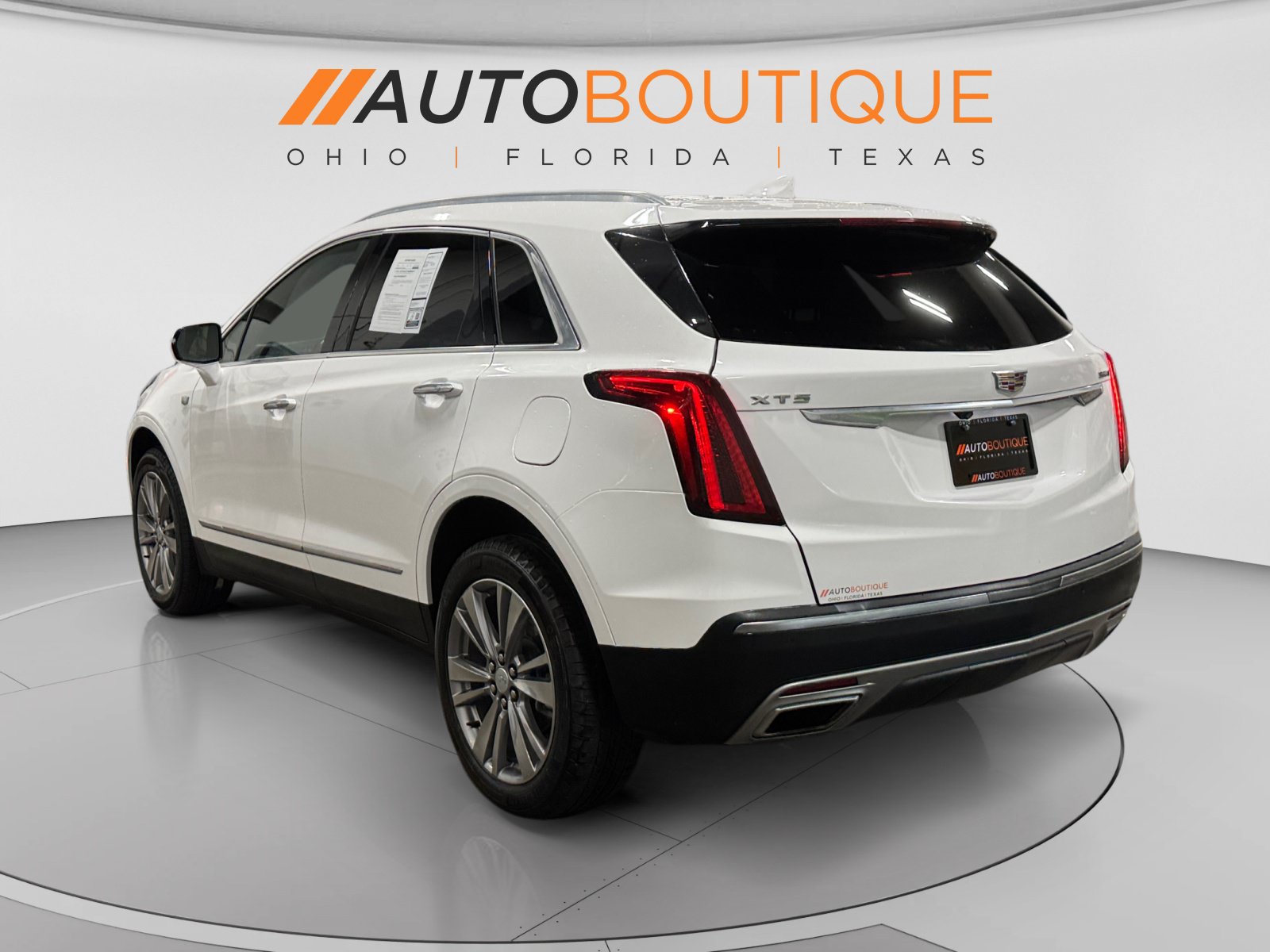Used 2024 Cadillac XT5 Premium Luxury FWD image 3