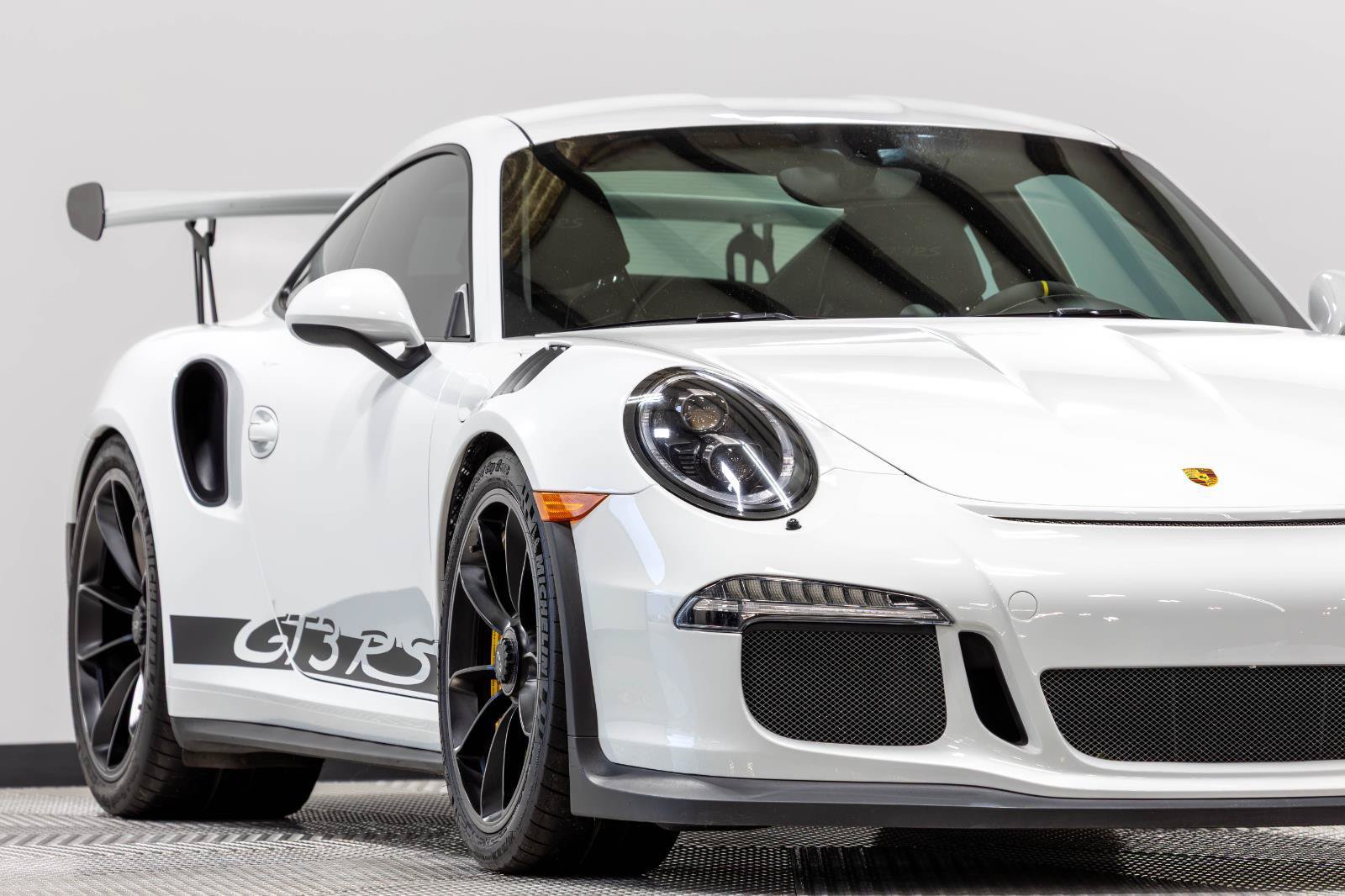 Used 2016 Porsche 911 GT3 RS RWD image 2