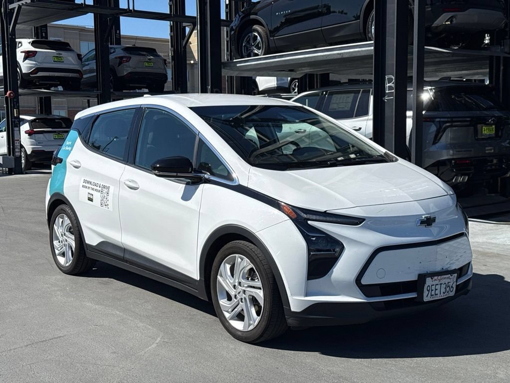 Used 2023 Chevrolet Bolt LT w/ Driver Confidence Package FWD image 3