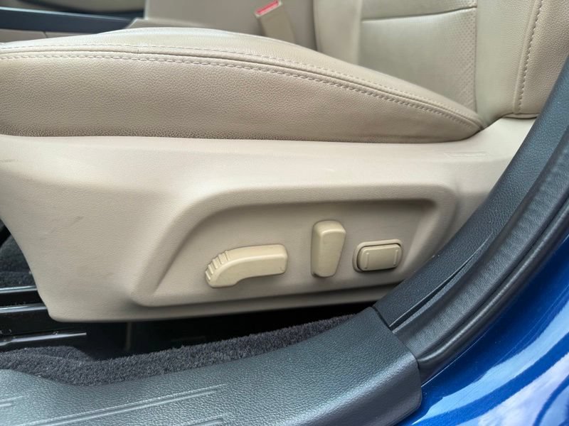 Used 2015 Subaru Legacy 3.6R Limited AWD/4WD image 6