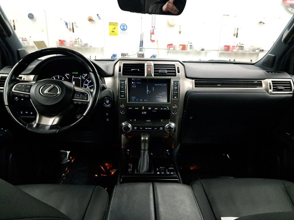 Used 2021 Lexus GX 460 Premium w/ Accessory Package image 20