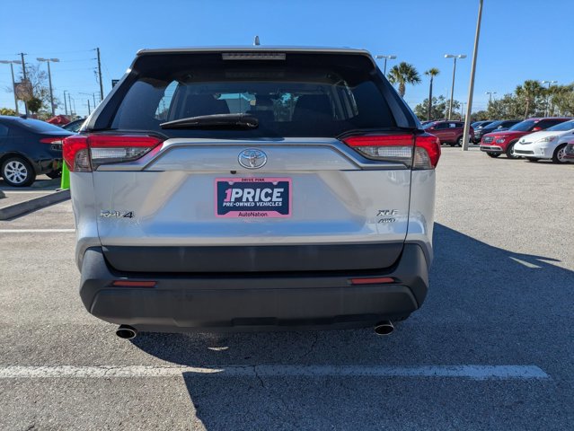 Used 2021 Toyota RAV4 XLE image 7