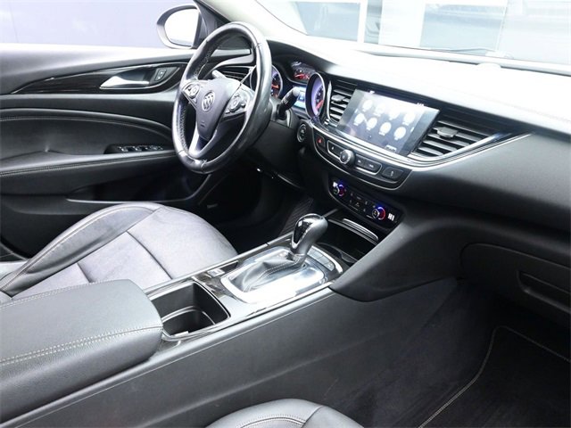 Used 2018 Buick Regal Essence w/ Driver Confidence Package #1 image 28