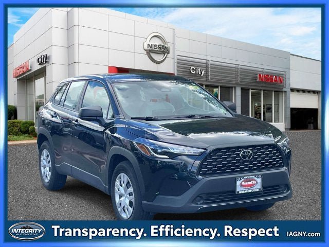 Used 2025 Toyota Corolla Cross L FWD image 1