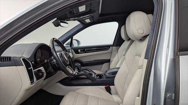 Used 2021 Porsche Cayenne GTS w/ Premium Package Plus AWD/4WD image 9