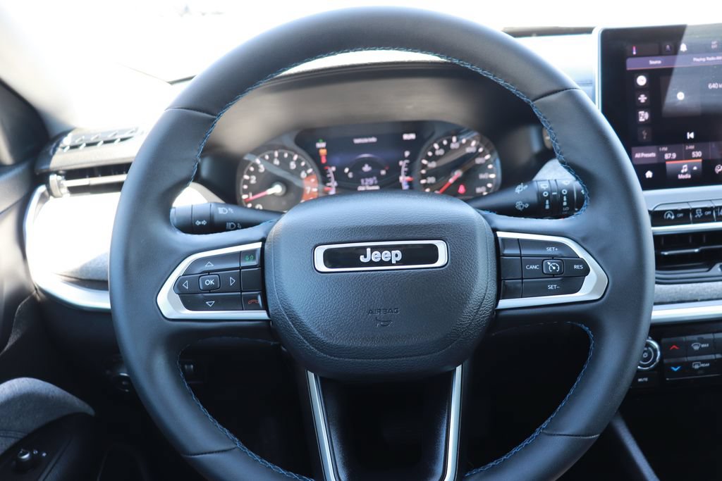 Used 2022 Jeep Compass Latitude FWD image 18