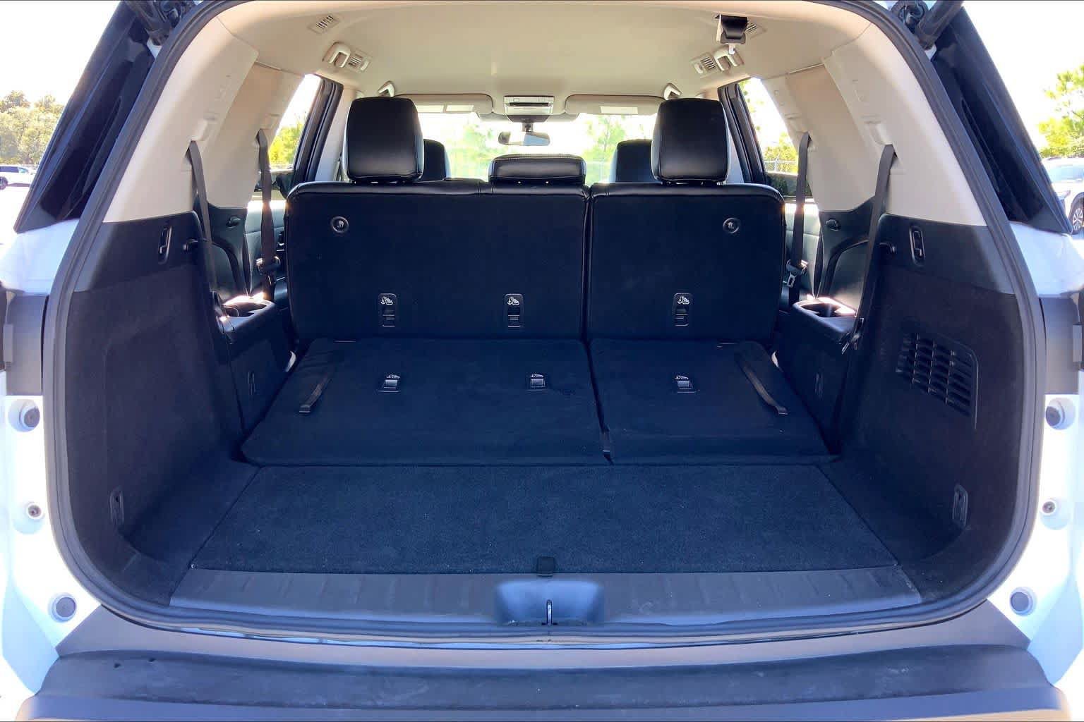 Used 2025 Nissan Pathfinder SV w/ Cargo Package FWD image 34