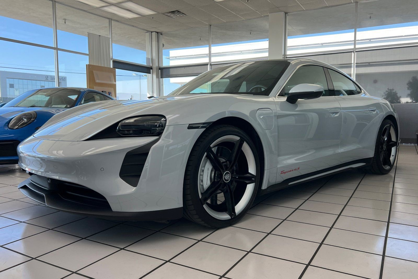 Used 2022 Porsche Taycan 4S image 8