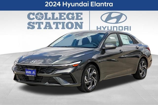 Used 2024 Hyundai Elantra SEL w/ Convenience Package image 3