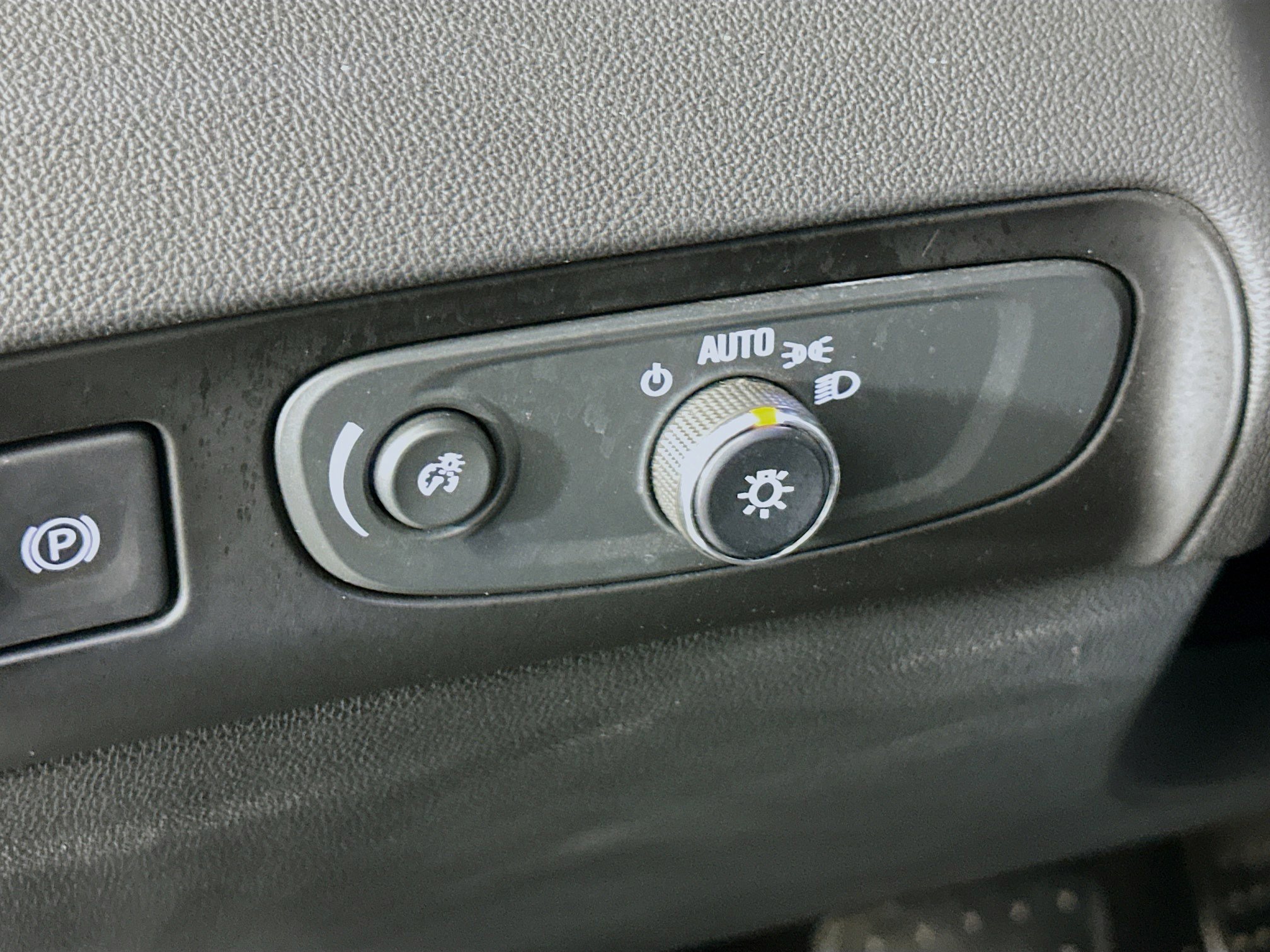 Used 2020 Buick Enclave Essence image 17
